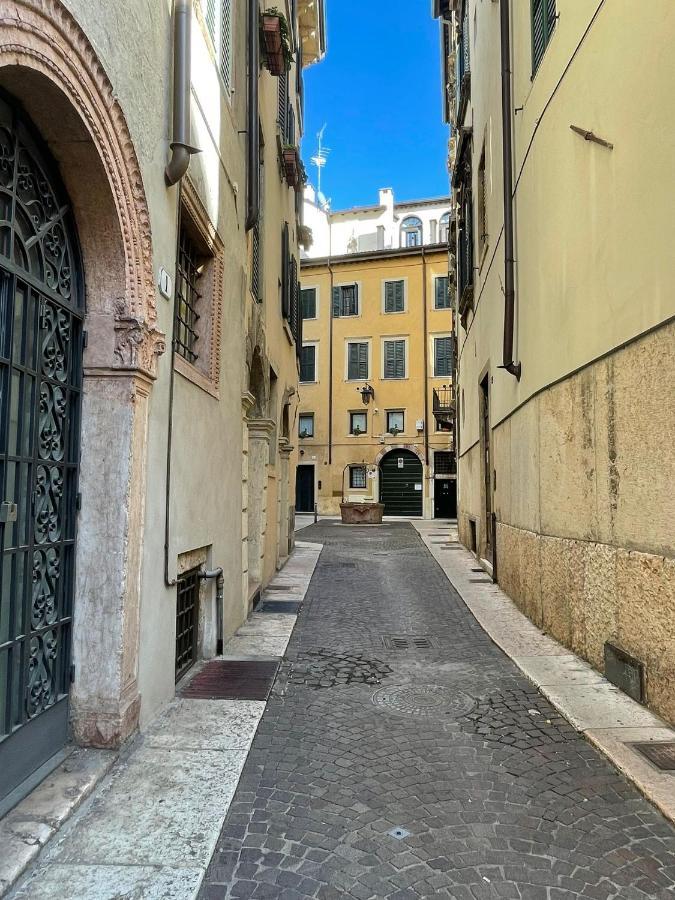 Magnolia Home - Piazza Delle Erbe Verona Bagian luar foto