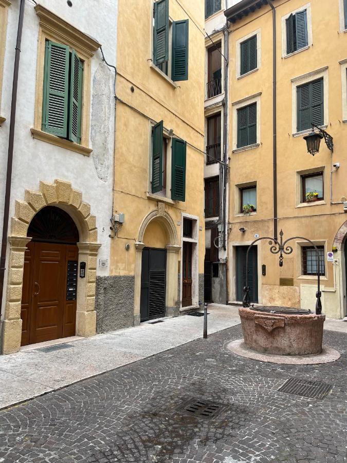 Magnolia Home - Piazza Delle Erbe Verona Bagian luar foto