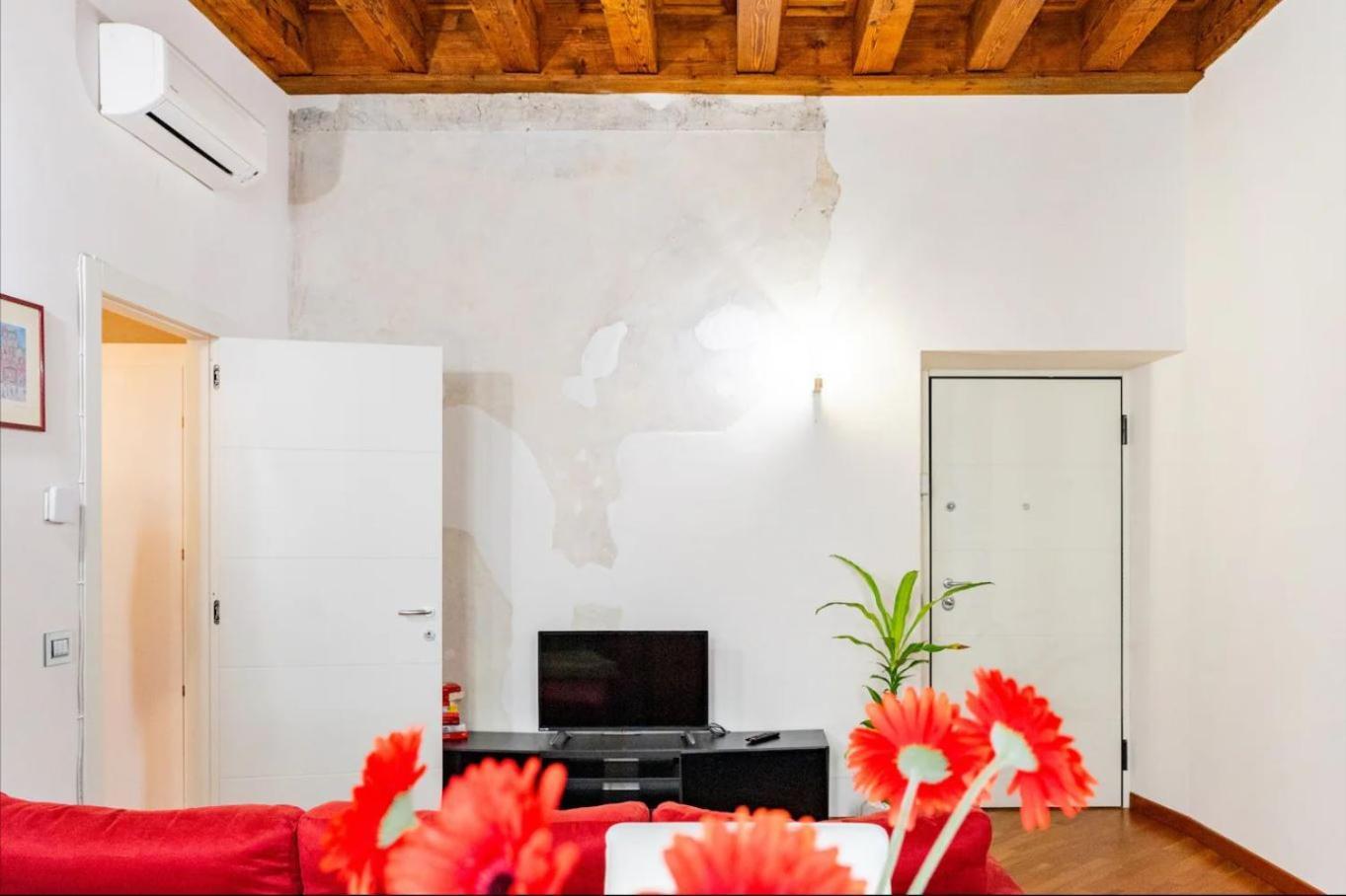 Magnolia Home - Piazza Delle Erbe Verona Bagian luar foto
