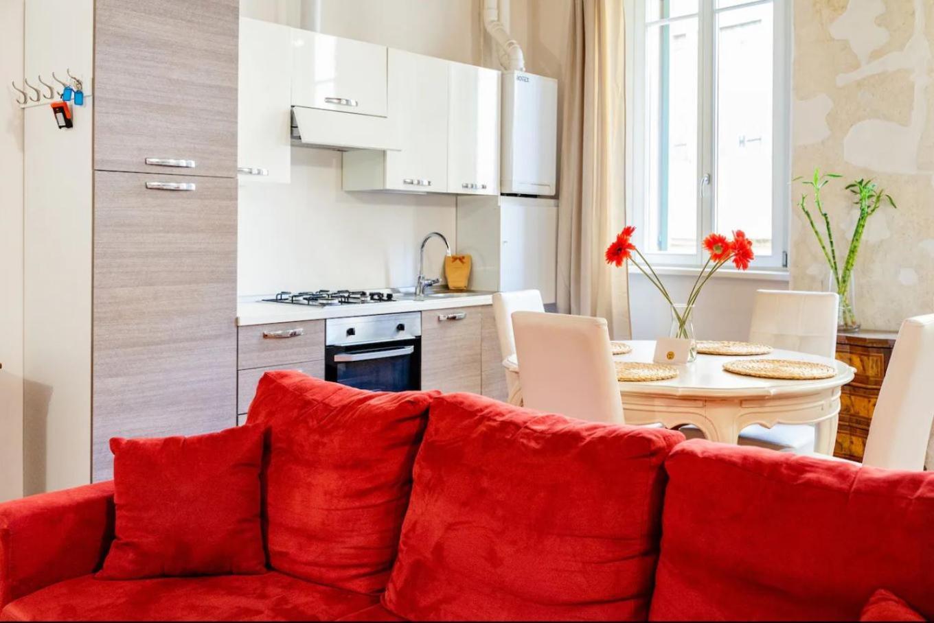 Magnolia Home - Piazza Delle Erbe Verona Bagian luar foto