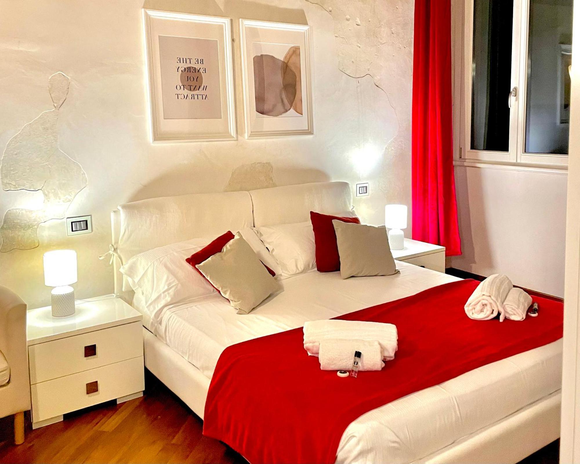 Magnolia Home - Piazza Delle Erbe Verona Bagian luar foto